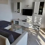 Suncev Sjaj Διαμέρισμα *